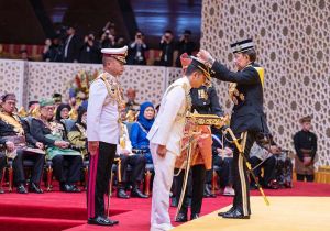Brunei Sultan Confers the Most Exalted Order of Paduka Keberanian Laila Terbilang (D.P.K.T.)  to Chief of Defence Forces, Singapore Armed Forces