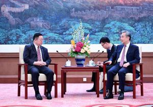 Chinese Foreign Minister Meets with Secretary-General of ASEAN 