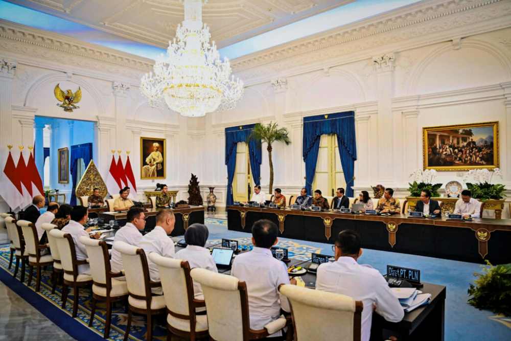 Indonesian President Leads Meeting as Special Economic Zones Surpass 2024 Investment and Employment Targets 