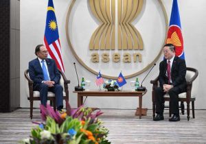 Malaysian Prime Minister Anwar makes his first official visit to the ASEAN Secretariat
