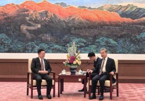 Secretary-General of ASEAN meets with Minister of Foreign Affairs of China