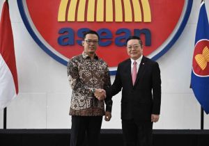 Indonesia Foreign Minister Pays Maiden Official Visit to the ASEAN Headquarters/ASEAN Secretariat