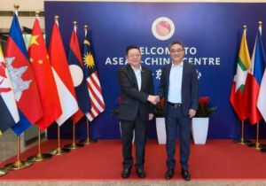 Secretary-General of ASEAN meets with Secretary-General of ASEAN-China Center