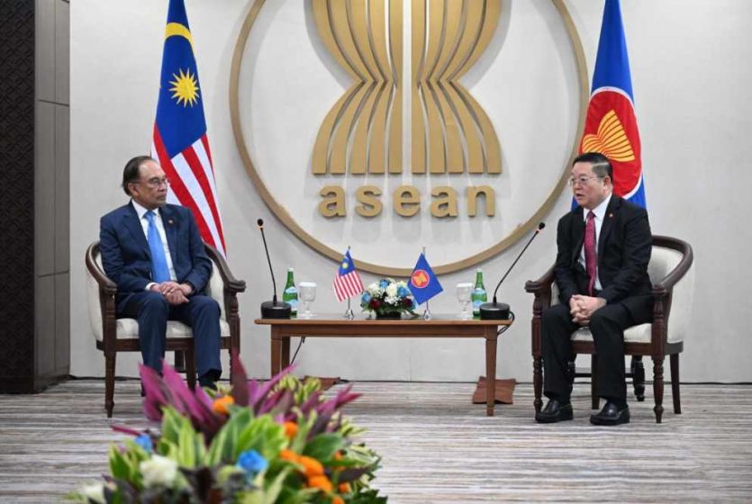 Malaysian Prime Minister Anwar makes his first official visit to the ASEAN Secretariat