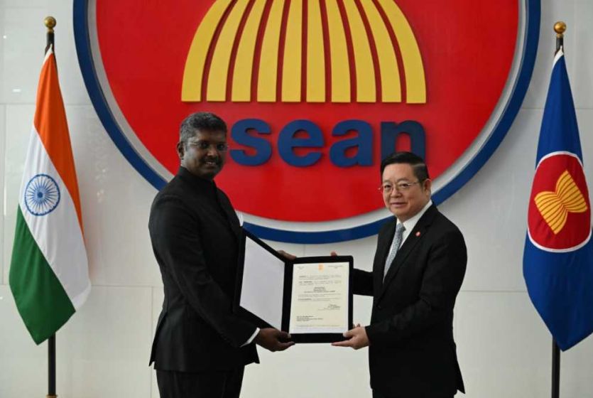 Ambassador of India to ASEAN presents credentials to the Secretary-General of ASEAN