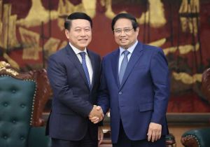 Vietnamese Prime Minister: Vietnam gives highest priority to relations with Laos 