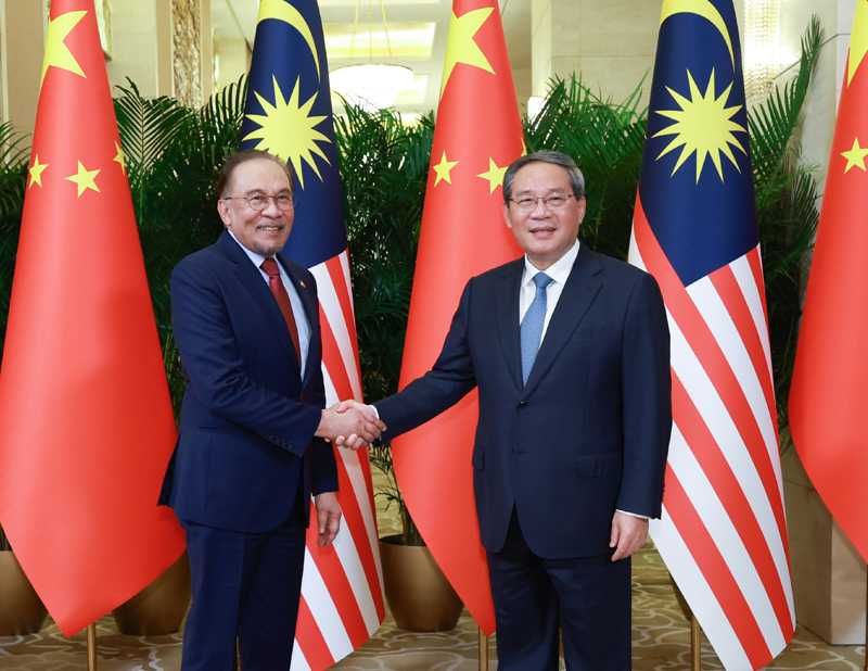 Chinese Premier Li Qiang Meets with Malaysian Prime Minister Anwar Ibrahim