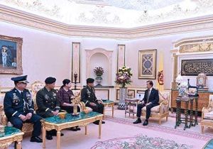 The Sultan of Brunei receives in audience Chief of Staff of the Armed Forces of the Philippines