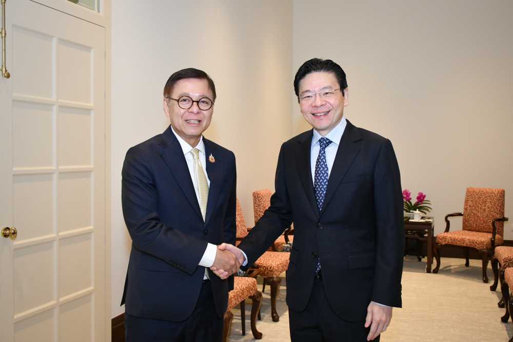 Thai Minister of Foreign Affairs pays a courtesy call on the Prime Minister of Singapore  