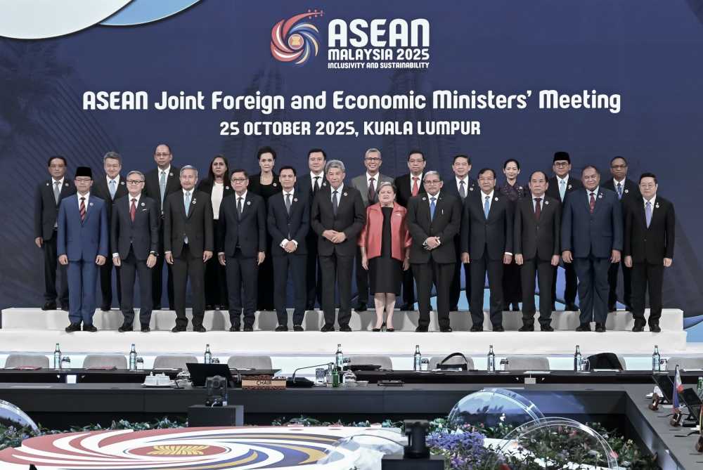 Thai Foreign Minister attends the ASEAN Joint Foreign and Economic Ministers’ Meeting