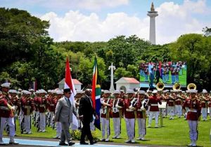 Indonesian President Receives UAE Delegation, Discusses Strategic Cooperation   