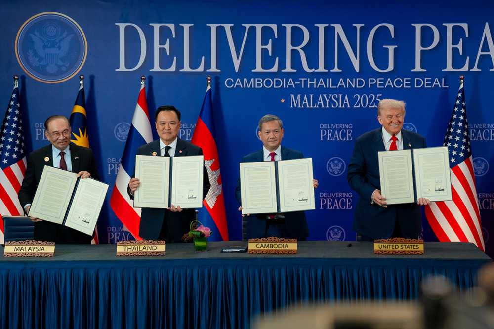 Cambodia, Thailand Sign Historic Peace Deal in Kuala Lumpur