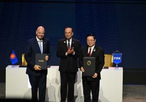 Secretary-General of ASEAN signs the ASEAN-FIFA Memorandum of Understanding with FIFA President