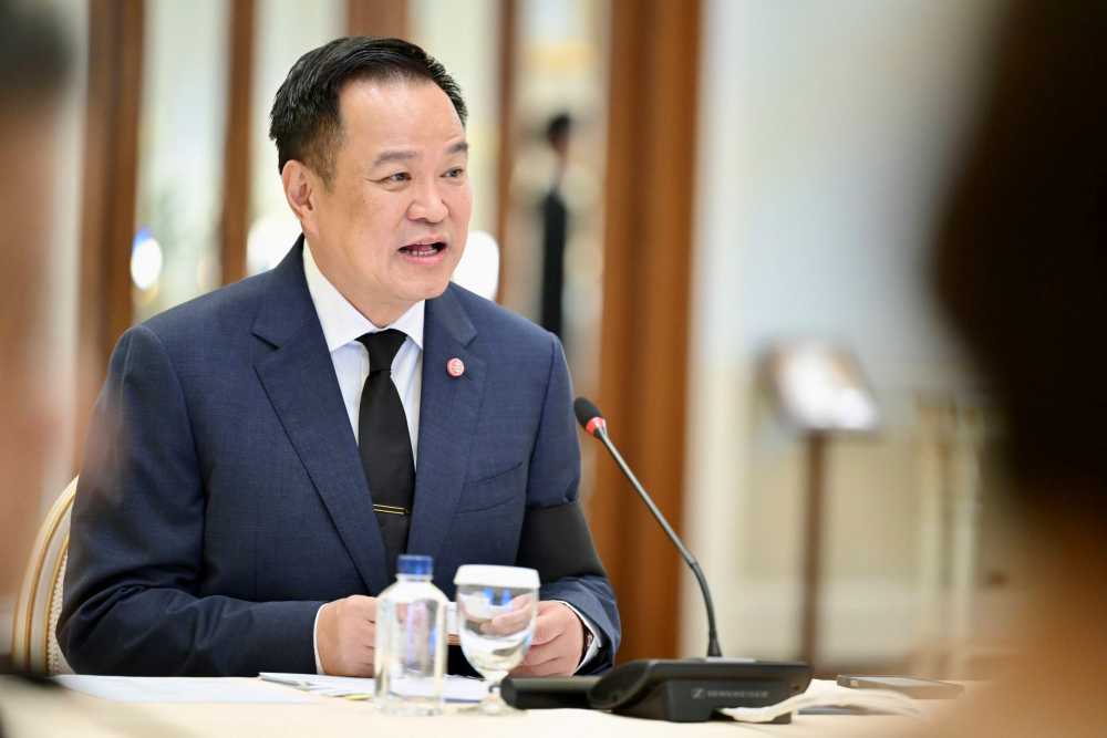 Thai Prime Minister meets with South Korean investors and businessmen