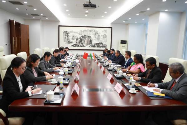 China and India Hold a New Round of Consultations between Officials of Foreign Ministries