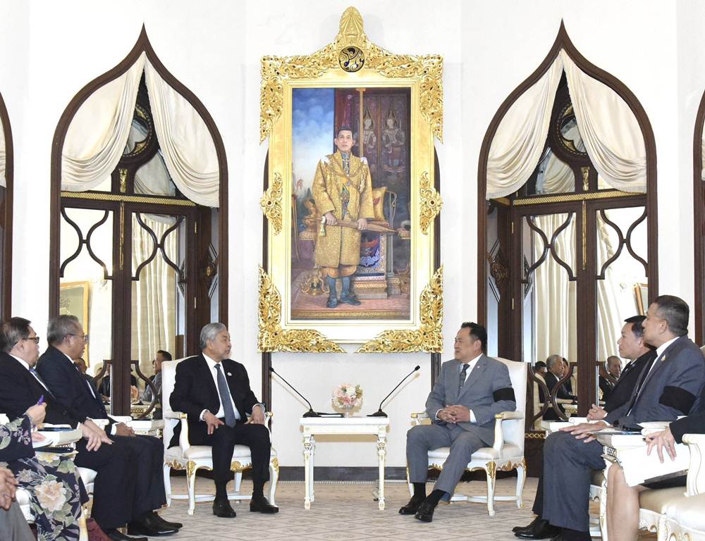 Thai Prime Minister meets with Malaysian Deputy PM