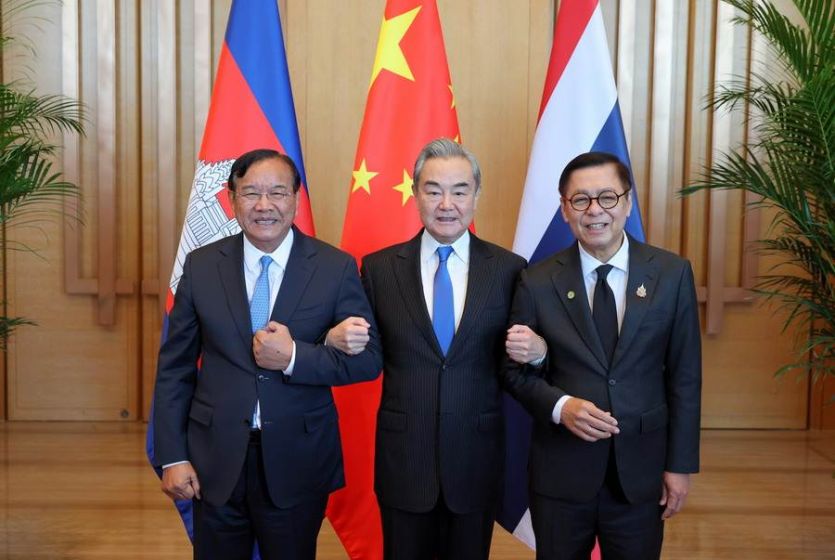 Foreign Ministers of China, Cambodia, and Thailand Hold Trilateral Meeting