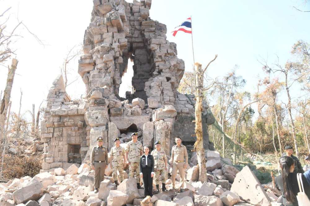 Thai Prime Minister offers moral support to military personnel at Ta Khwai Temple