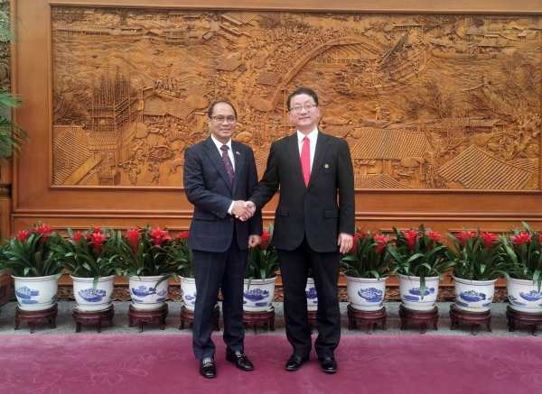 Director-General of Chinese Foreign Ministry Meets with Outgoing Ambassador of Myanmar to China  