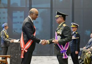 Singapore Top Military Award Conferred on Chief of Defence Force of Indonesia