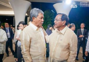 Foreign Ministers of Cambodia and Malaysia hold a Pull-aside Meeting