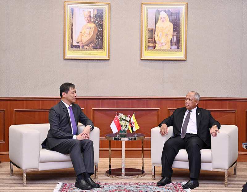 Bruneian Prime Minister&rsquo;s Office and Minister of Defence II receives farewell call from High Commissioner of Singapore to Brunei 