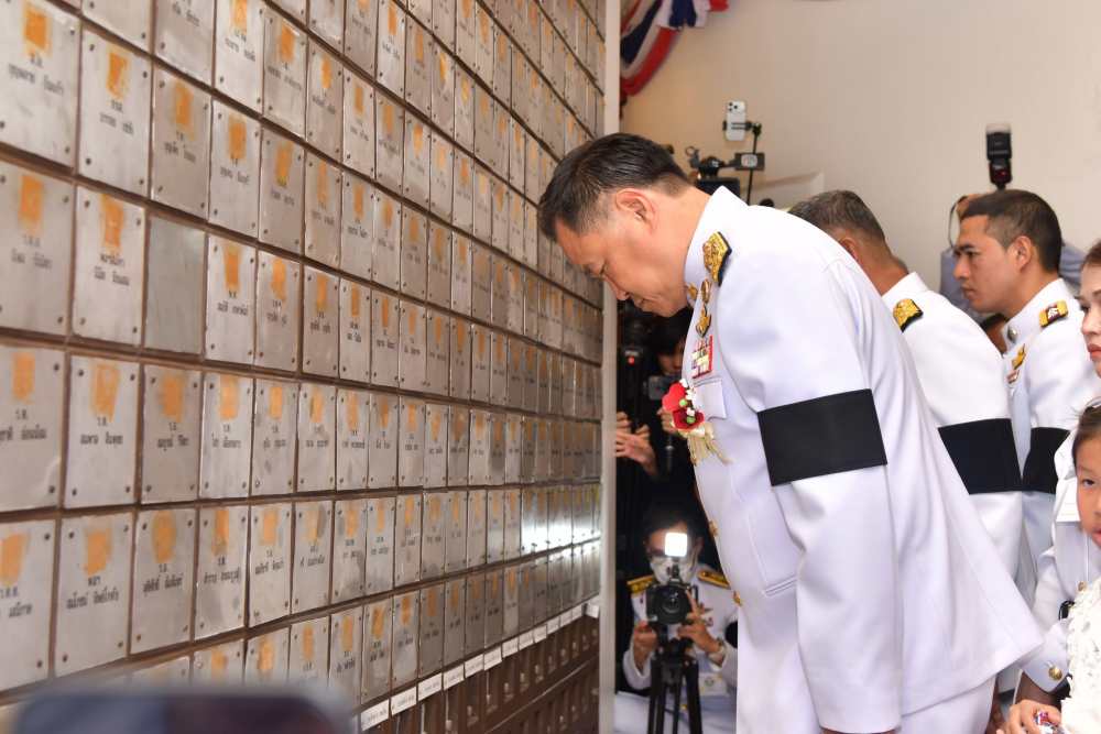 Thai PM chairs enshrinement of remains of 42 soldiers died during Thailand &ndash; Cambodia border situation