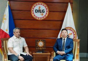 Chinese Ambassador to the Philippines Meets with Philippine Interior and Local Government Secretary 