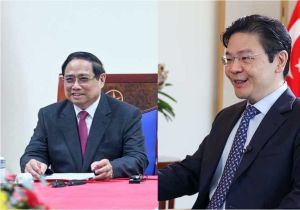 Vietnamese, Singaporean Prime Ministers hold phone talks