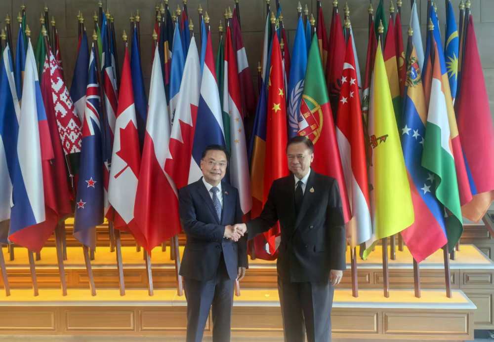 Chinese Ambassador to Thailand meets with Vice Minister for Foreign Affairs of Thailand