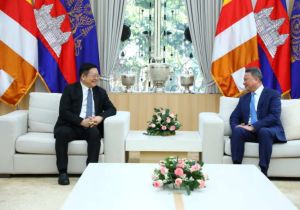 Secretary-General of ASEAN meets with Cambodian Deputy Prime Minister and First Vice-Chairman of the Council of Development of Cambodia