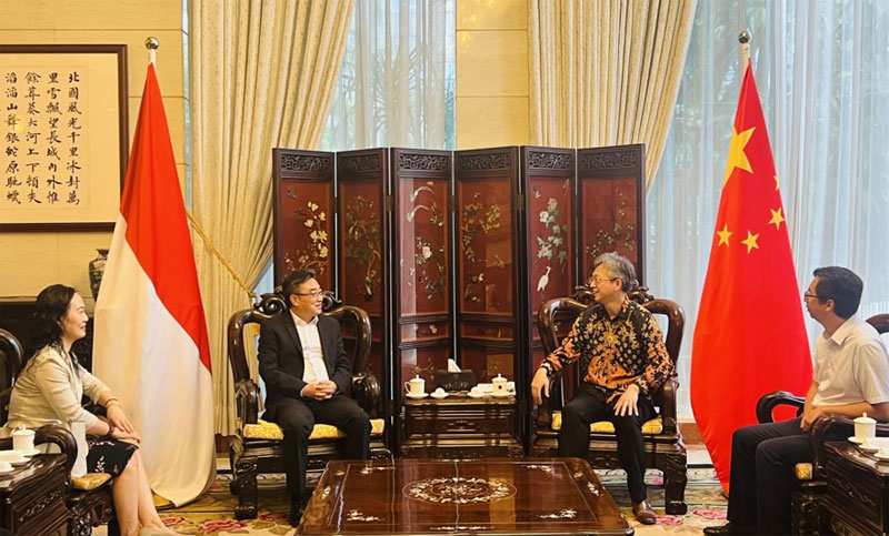 Secretary General of the ASEAN-China Centre meets with Chinese Ambassador to Indonesia