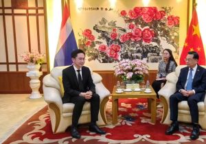 Senior executives of the Pheu Thai Party visit the Chinese embassy in Thailand