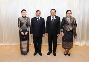 Lao Prime Minister Pays Courtesy Call on Thai King and Queen During State Visit