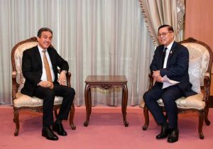 Thai Foreign Minister holds a discussion with Ambassador of the Sultanate of Oman to Thailand