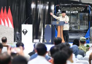 Indonesian President Launches EV Assembly Factory to Promote National Green Industry   