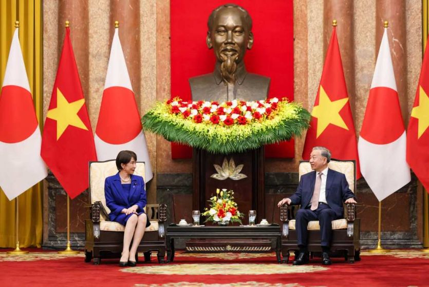 Japanese Prime Ministe holds a summit meeting with Vietnamese President  