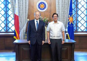 ADB chief, executives pay courtesy call to Philippine President as bank offers $1.75B support