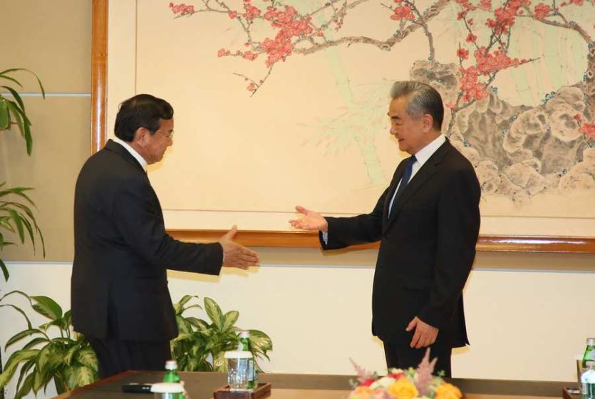 Chinese Foreign Minister Wang Yi Meets with Cambodian Deputy Prime Minister and Foreign Minister 