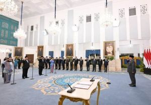 Indonesian President  Inaugurates New Leadership of National Nutrition Agency and Presidential Labor Advisor  