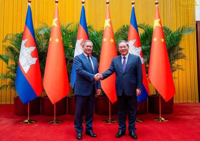 Cambodia and China Commit to Jointly Strengthening and Deepening Cooperation