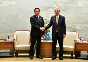 Thai Prime Minister meets with President of Kazakhstan