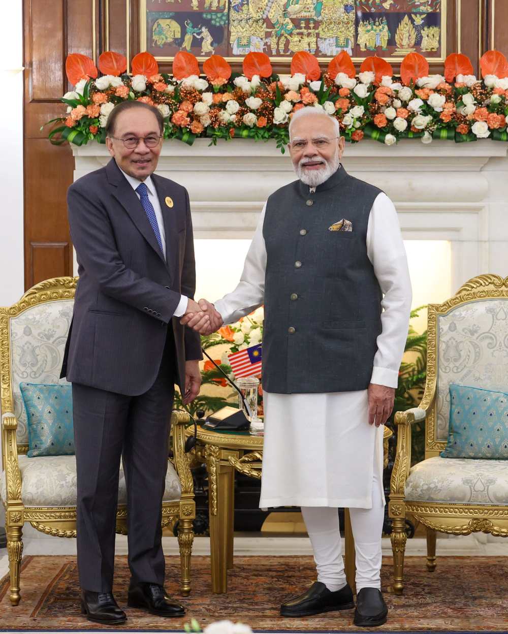 Indian PM meets with Malaysian PM on the sidelines of the BRICS Summit in New Delhi