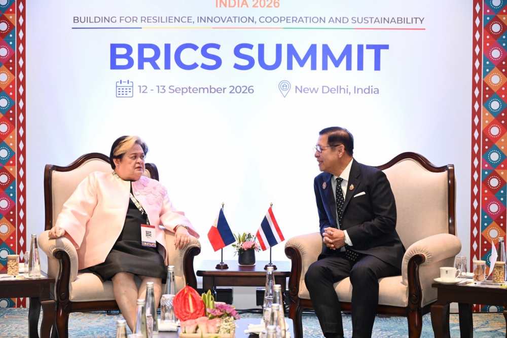 Thai Deputy Prime Minister and Foreign Minister meets with the Secretary of Foreign Affairs of the Philippines 