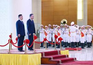 King of Thailand embarks on State visit to Vietnam