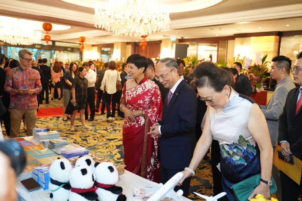 Chinese Embassy in Singapore Grandly Celebrates the 77th Anniversary of the Founding of the People&rsquo;s Republic of China