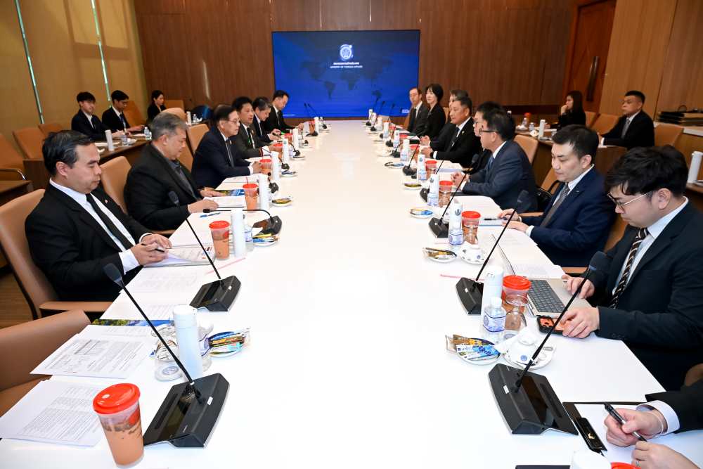Thai Deputy Prime Minister and Foreign Minister meets with President of JETRO Bangkok and President of Japan Chamber of Commerce Bangkok (JCCB)