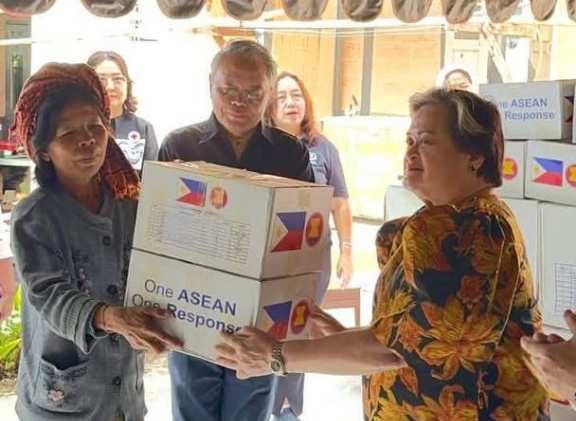 Special Envoy of the ASEAN Chair on Myanmar, PH Foreign Secretary pays a humanitarian visit to Myanmar