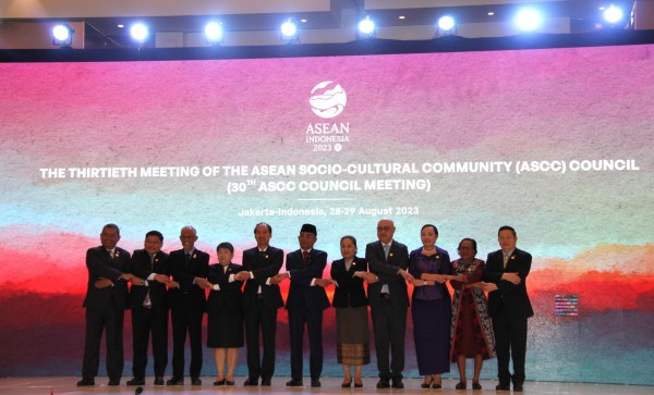 Asean Community Building Laos’s pledges continued to strengthen ASEAN Community building - ASEAN ...