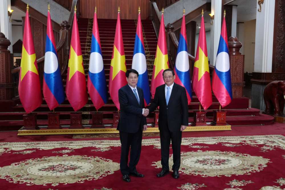 Vietnamese President meets Lao Prime Minister in Vientiane